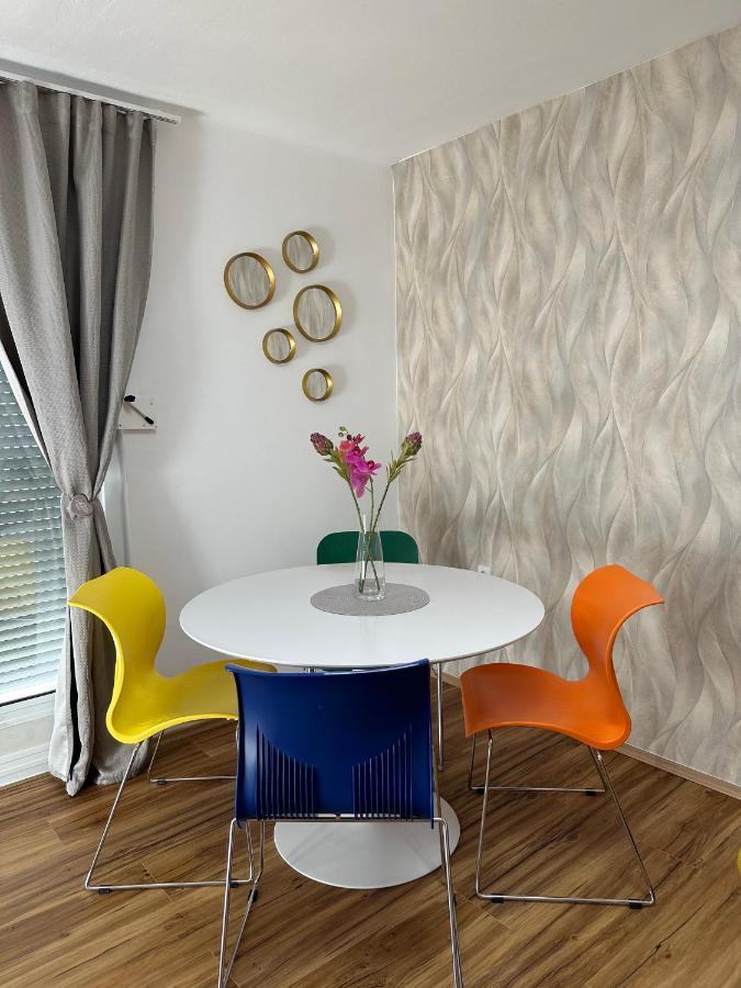 Moderne Wohnung Mit 2 Balkonen, Self Check-In, Parking Graz Exterior photo