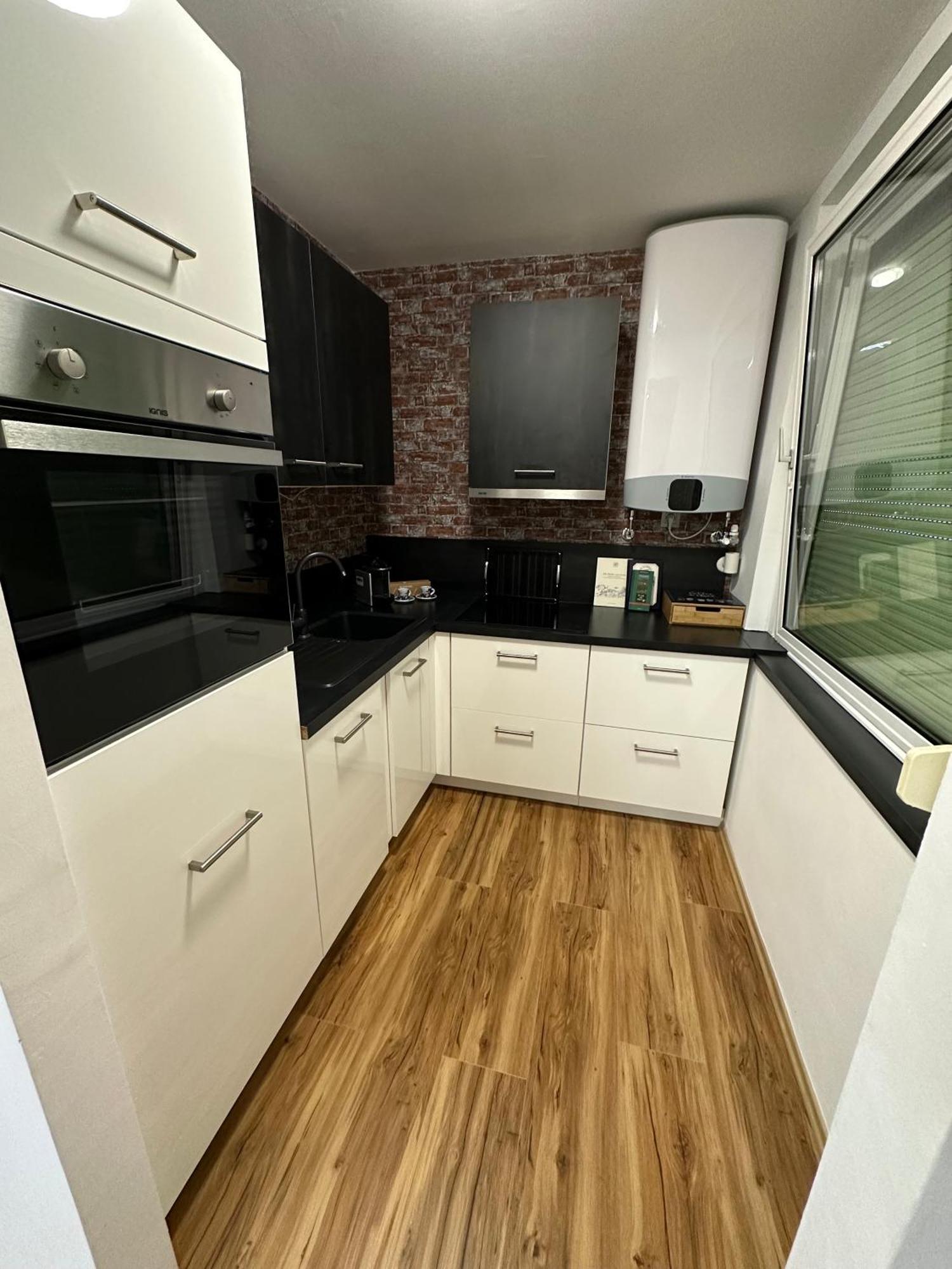 Moderne Wohnung Mit 2 Balkonen, Self Check-In, Parking Graz Exterior photo